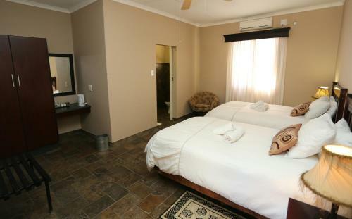Stoney's Country Hotel