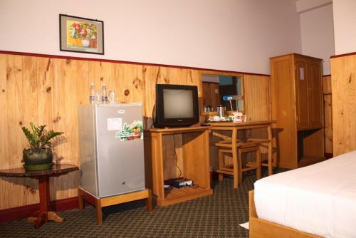 Honey Pine Hotel