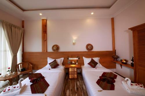 Essence Motel