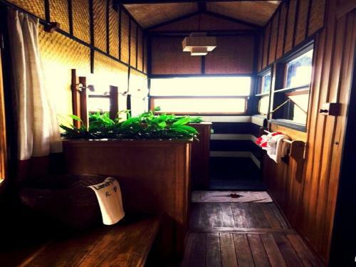 Hotel Inle Heritage Stilt Houses