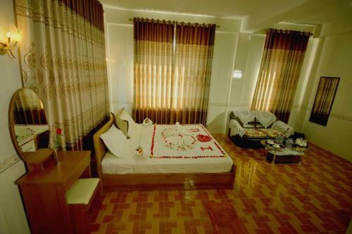 Golden World Hotel