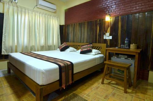 Hostal Gold Star Guest House