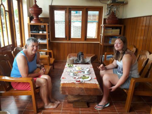 Hostal Gold Star Guest House