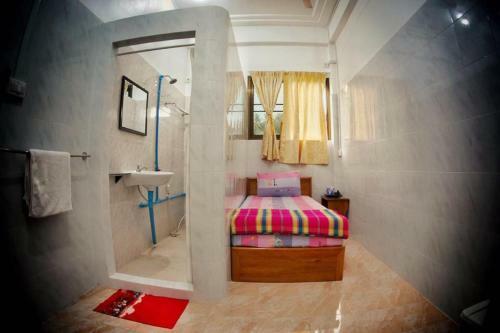 Penguin Hotel Kawthaung