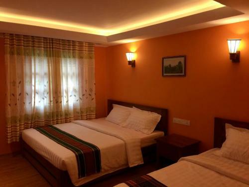 Hotel New Large Golden Pot