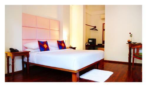 Oasis Hotel