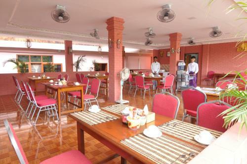 Hostal Shwe Nadi Guest House