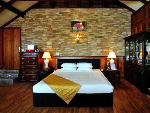 Crest Villa Mansion