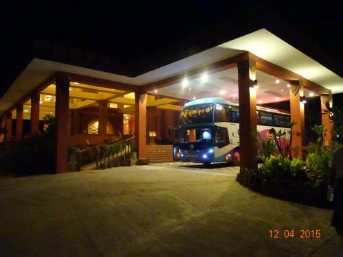 Gracious Bagan Hotel