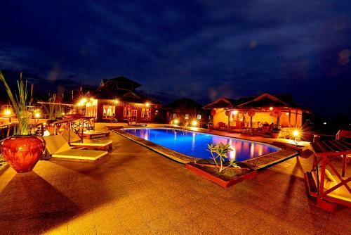 Hotel Shwe Inn Tha Floating Resort
