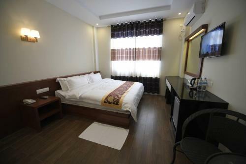 Golden River Hotel