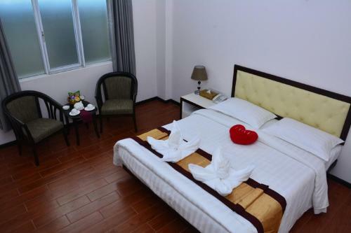 Platinum River View Hotel