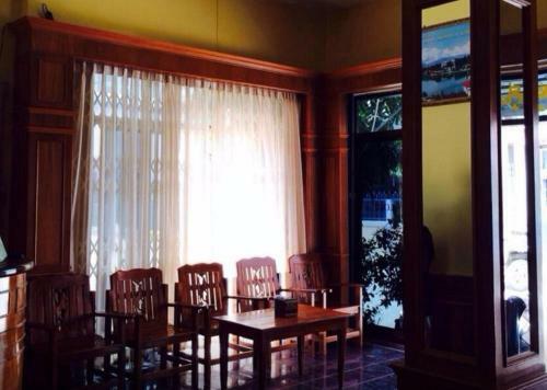 Shwe Sin Hotel 1 - Burmese Only