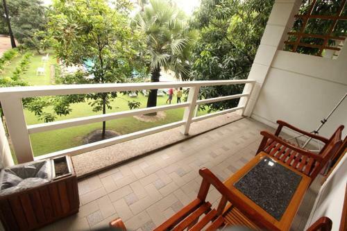 Myanmar Life Hotel