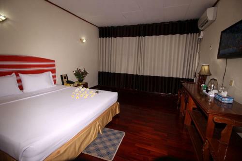 Myanmar Life Hotel