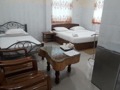 Royal Land Hotel
