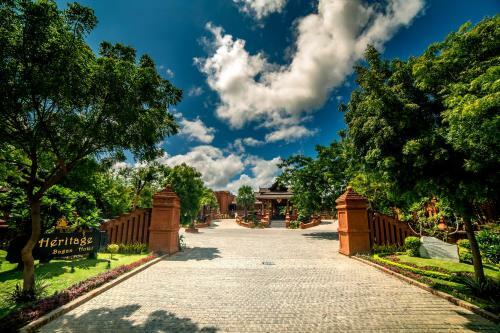 Heritage Bagan Hotel