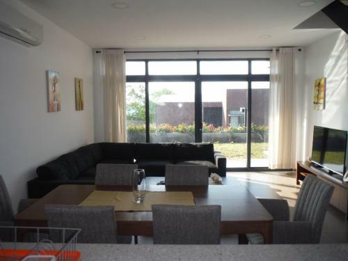 Villa Condom�nio Veloso