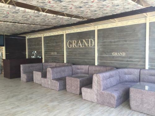 Hotel "grand"