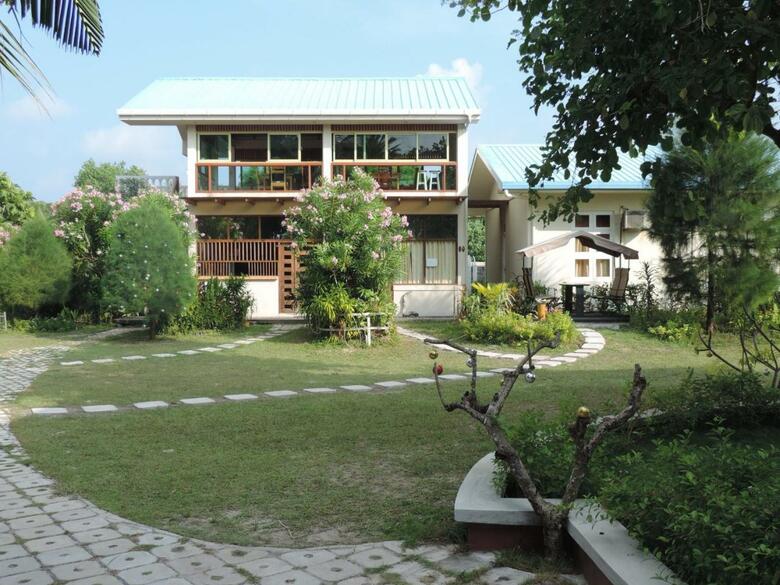 Hostal Nazaki Residences