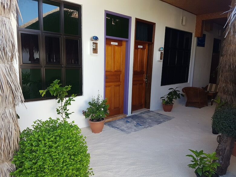 Hostal Rasdhoo View Inn