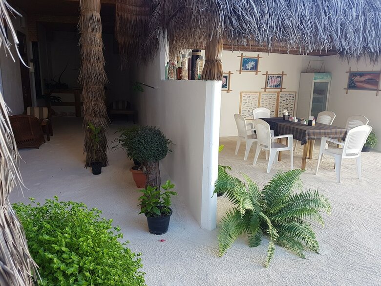 Hostal Rasdhoo View Inn