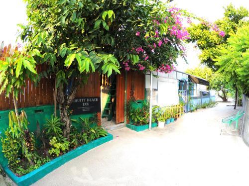 Hostal Equity Beach Holiday Bungalow