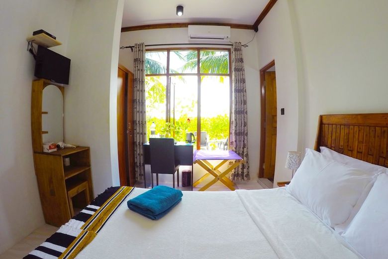 Hostal Ithaa Beach Maldives