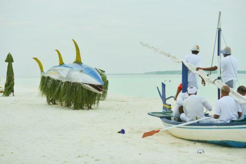 Hotel Holiday Island Resort