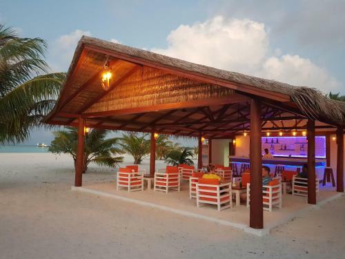 Hotel Holiday Island Resort