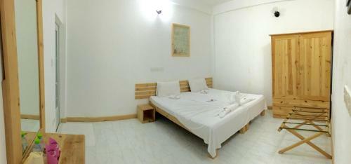 Hostal Faza View Inn