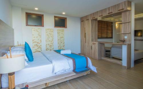 Hostal Beachwood Hotel And Spa At Maafushi