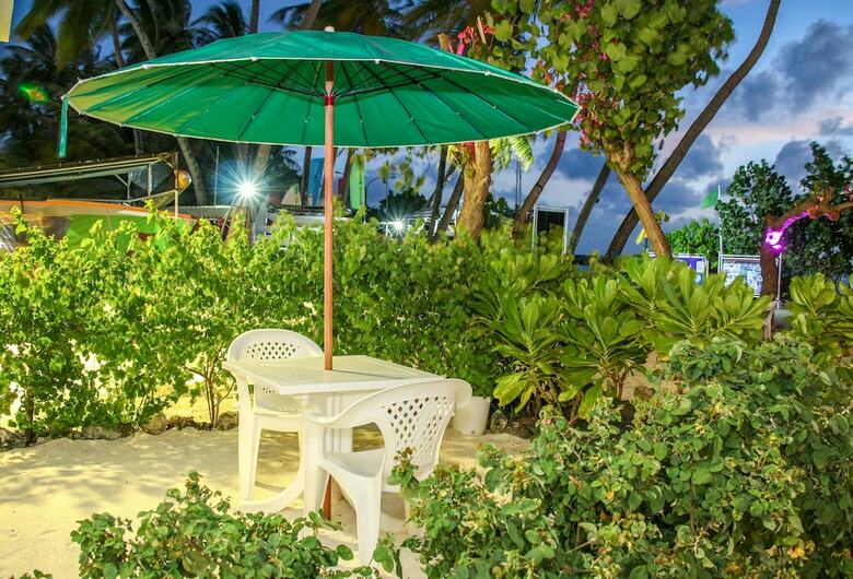 Hostal Salt Beach Hotel