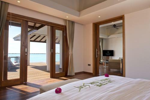 Hotel Hideaway Beach Resort & Spa