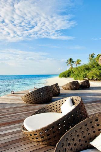 Hotel Hideaway Beach Resort & Spa