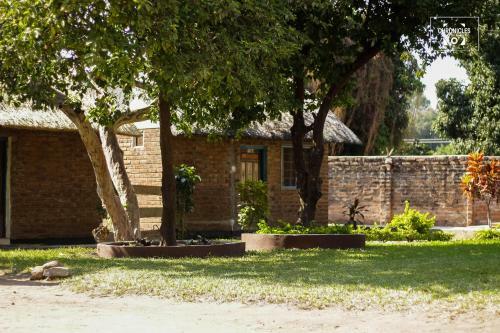 Hotel Mkunkhula Baobab Lodge