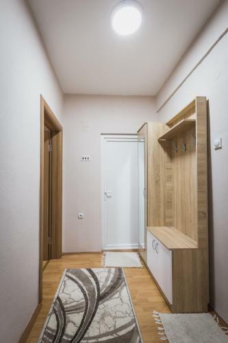 Axios Apartment