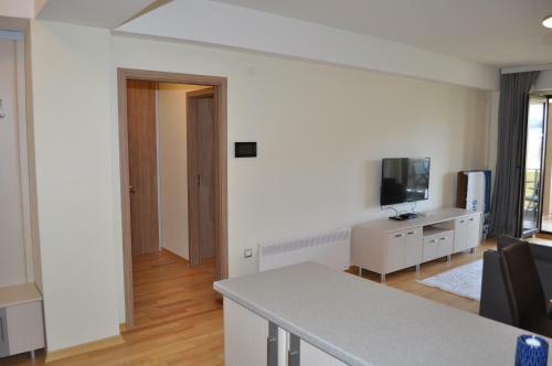 Komac Apart