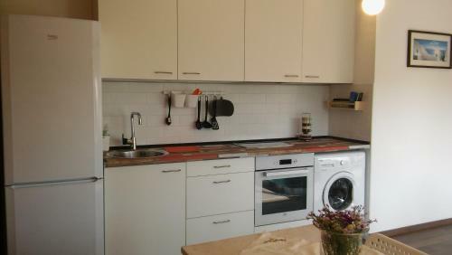 Rooftop Apartment Near Town Centre - Brand New