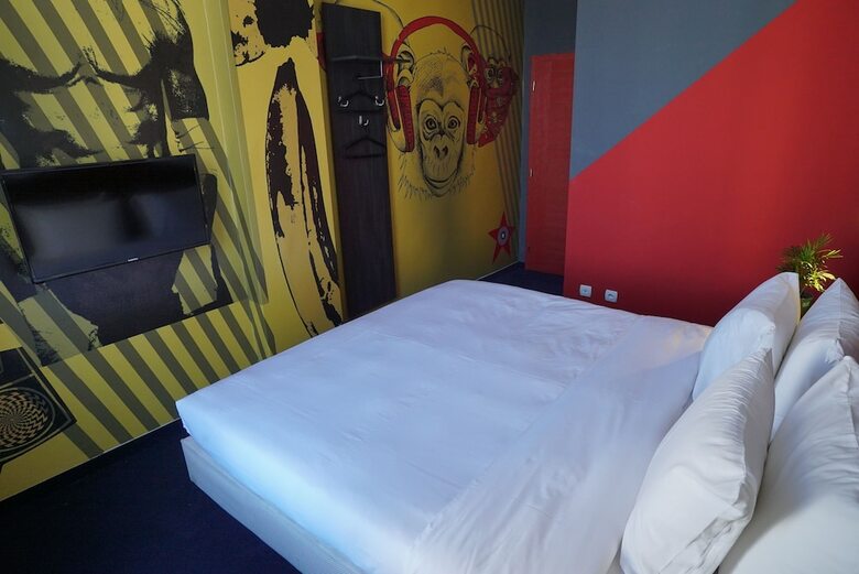 Hostel Log Inn