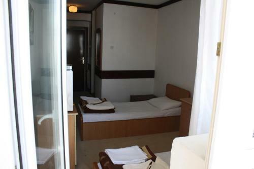 Hotel Slavija, Popova Sapka