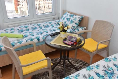 Hostal Tipski Apartment