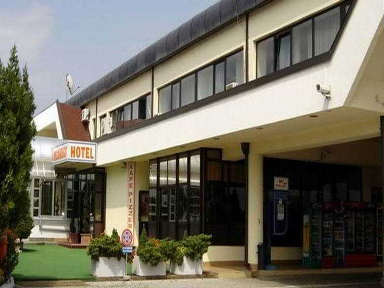 Hotel Petrol Company