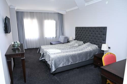 Hotel Emi