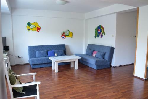 Two Bedroom Apartment Near Centre