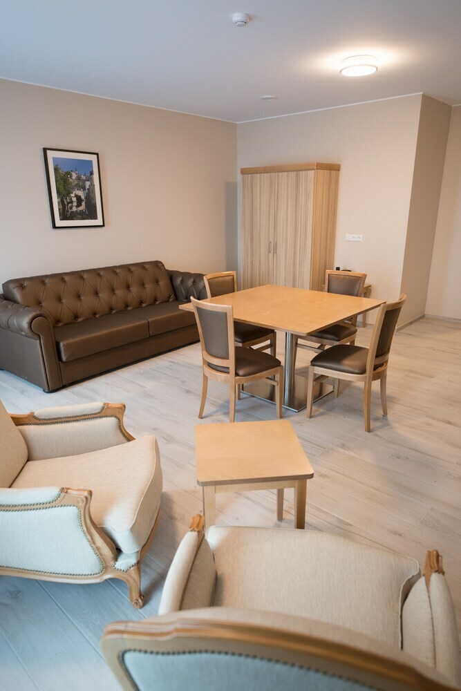 Gulliver Tower Hotel