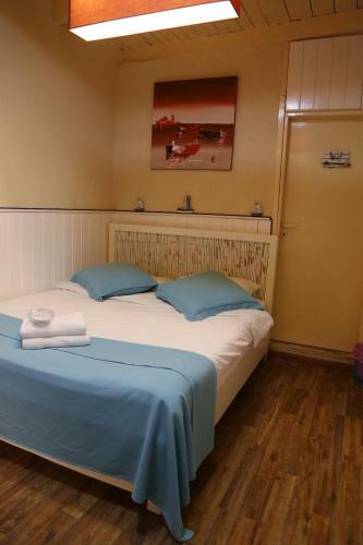 Hostal Byblos Fishing Club Guesthouse