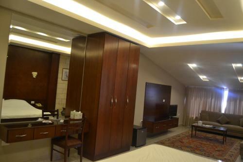 Platinum Hotel