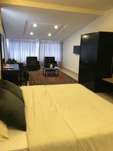 Platinum Hotel