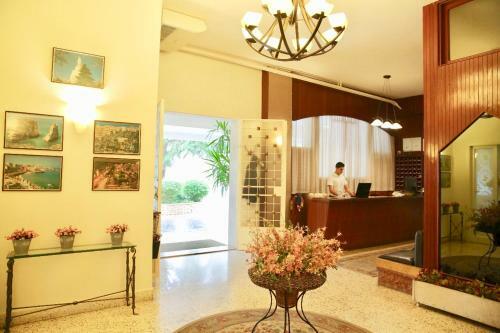 Merry Land Hotel
